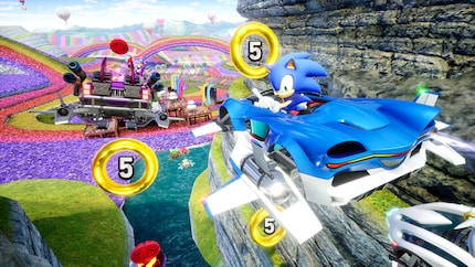 Sonic beweegt niet alleen op de weg, maar ook op het water en in de lucht.