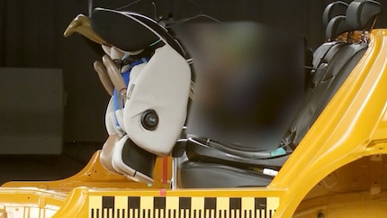 Der Chipolino Olympus i-Size mit einem elf Kilogramm schweren Dummy.