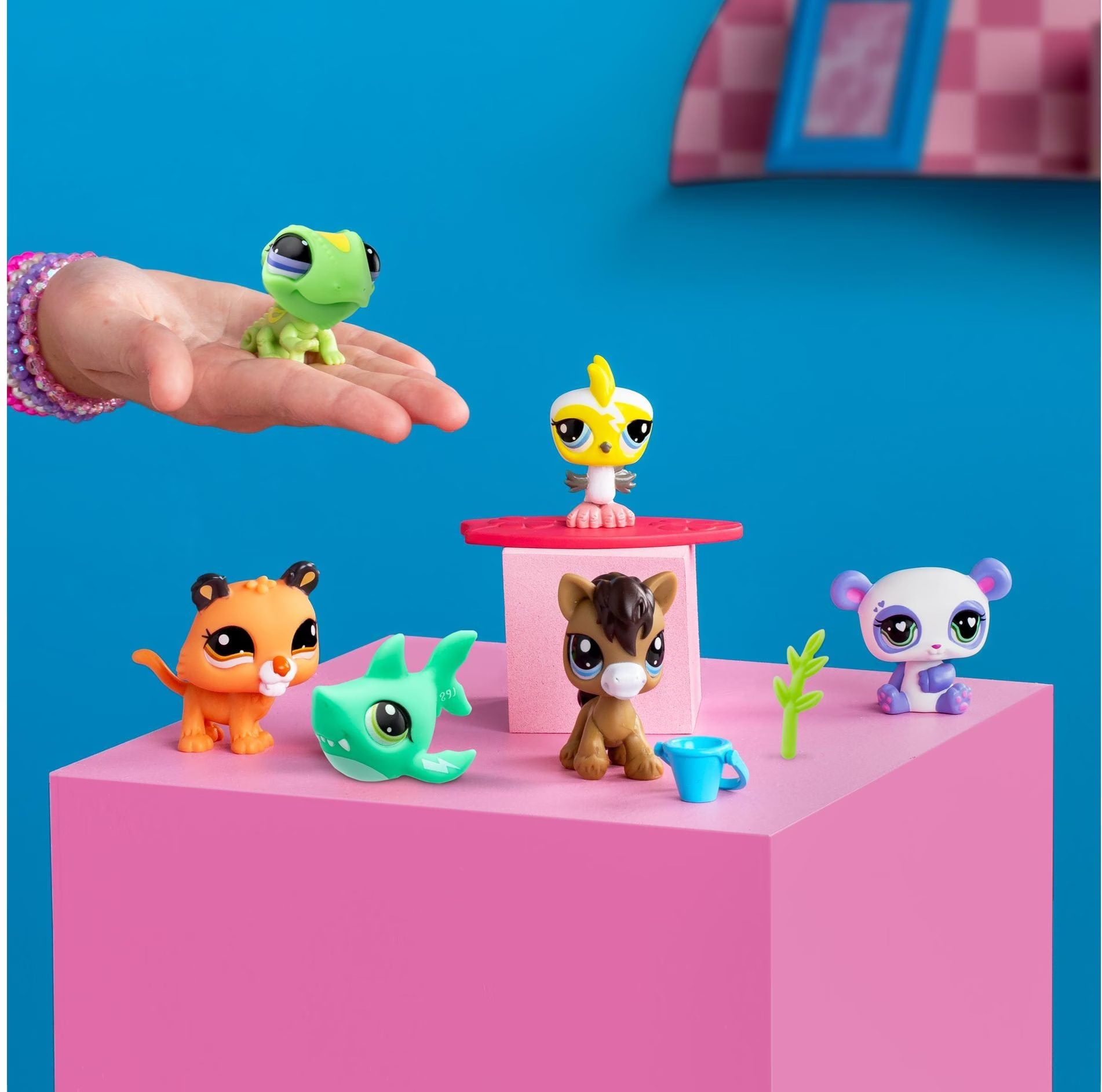 BANDAI Pack de 5 figurines Littlest Pets Shop Montagne pas cher